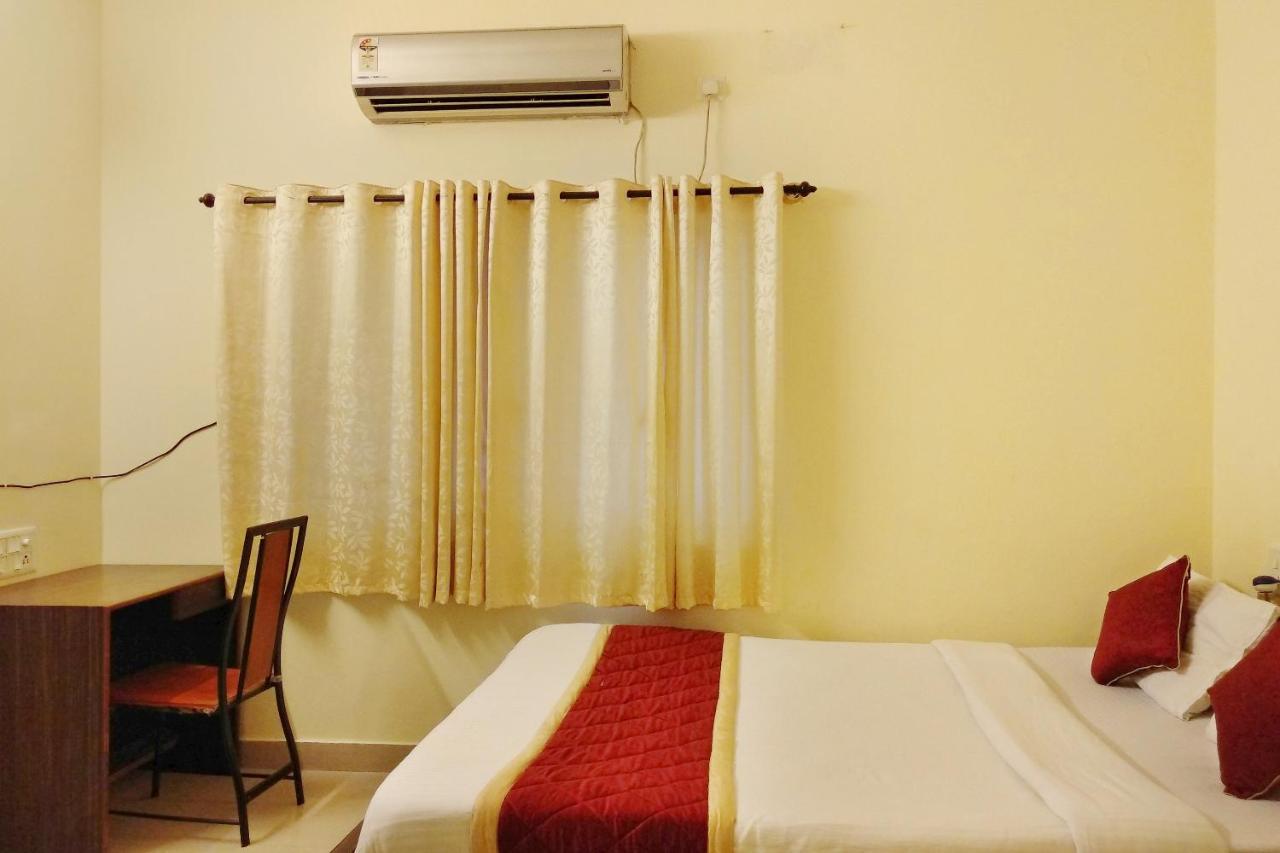 Super Oyo Capital O Premium Hotel Victoria Heights Near Sri Someshwara Swami Temple Bangalore Ngoại thất bức ảnh